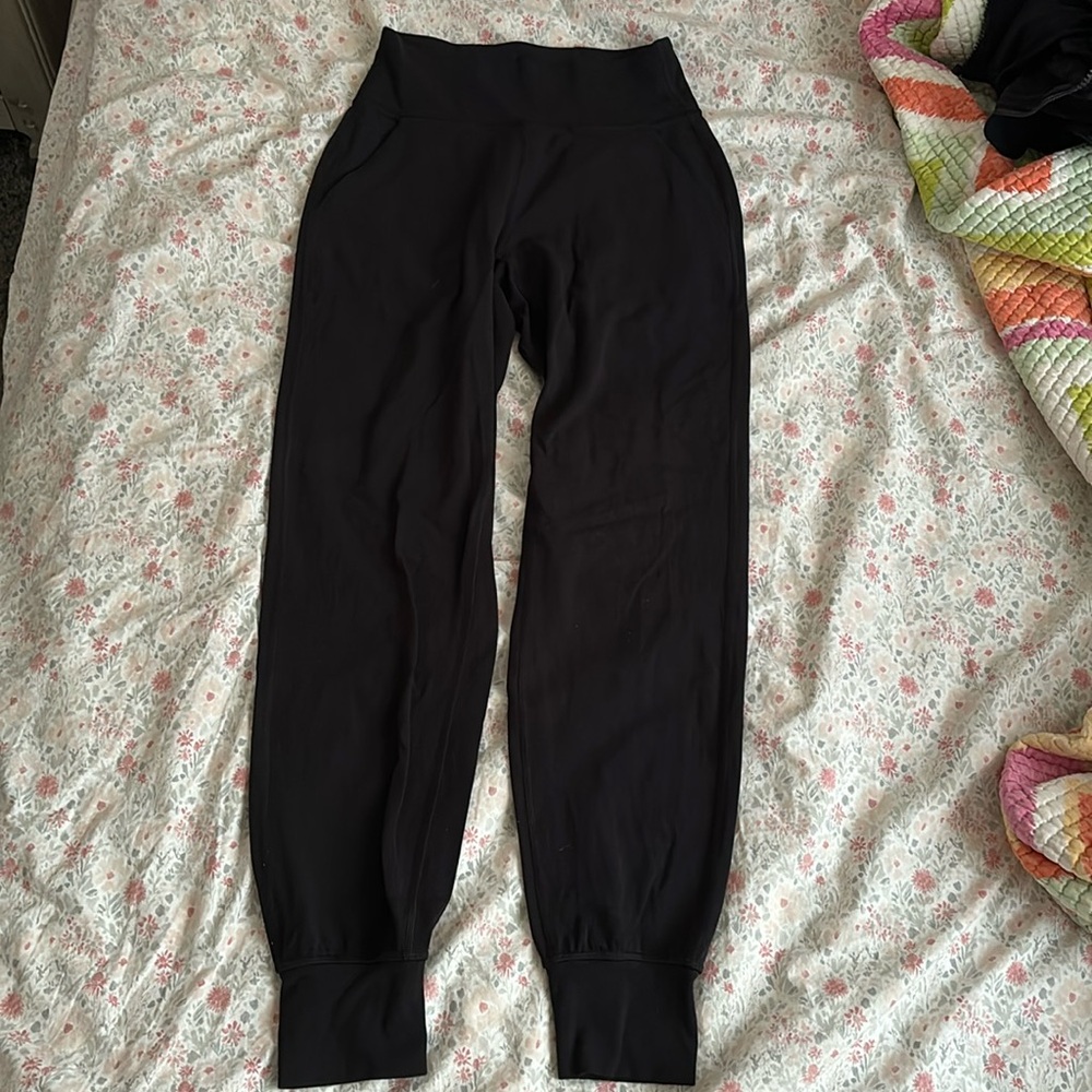 lululemon joggers size 4